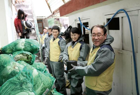 군산사업소 - 노사한마음 봉사활동 시행 사진