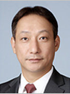 김동석 사진